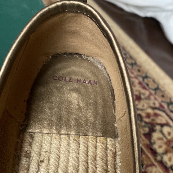 Cole Hann gold espadrilles- size 8.5 - Picture 4 of 10